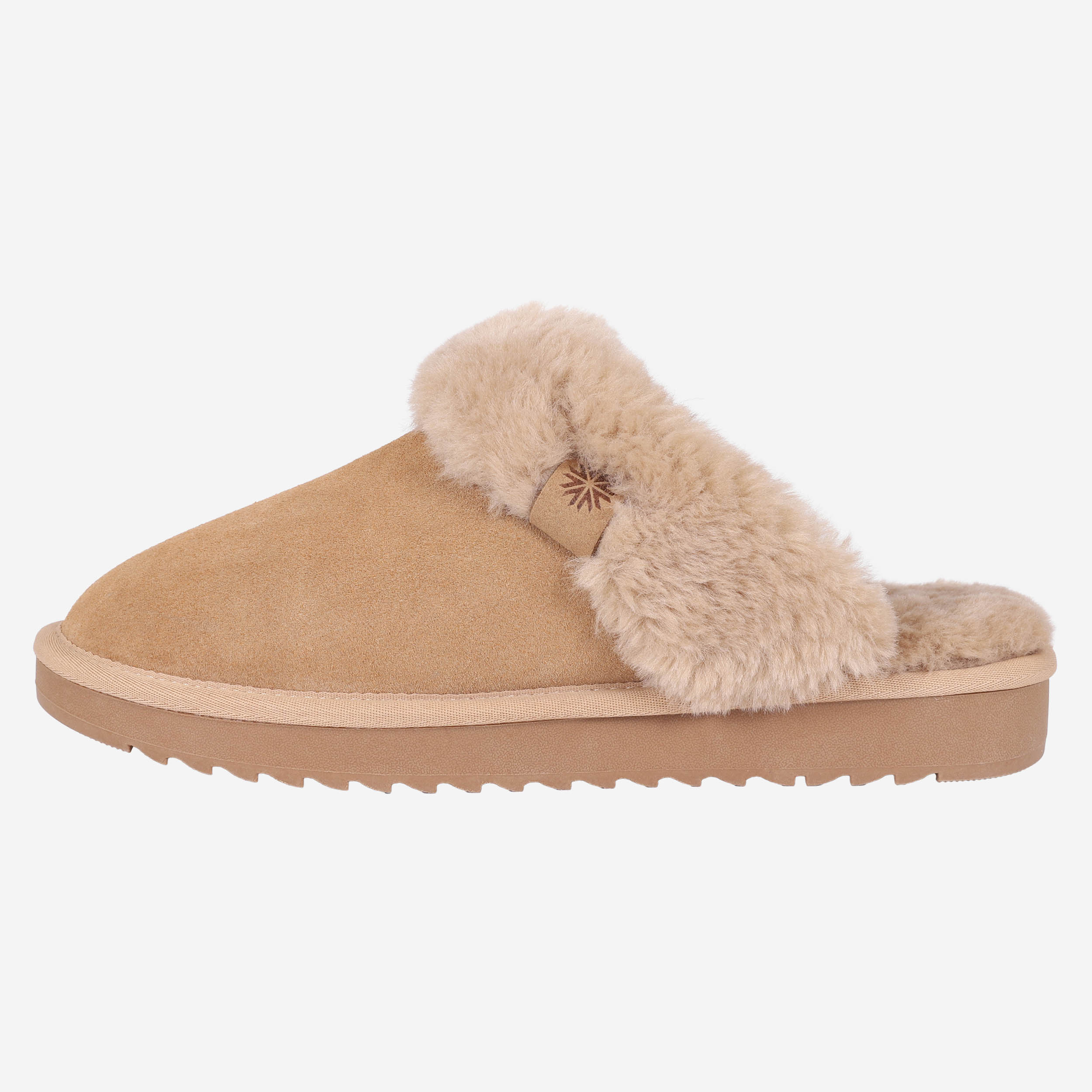 natthagi-suede-slippers-iceland_505.jpeg